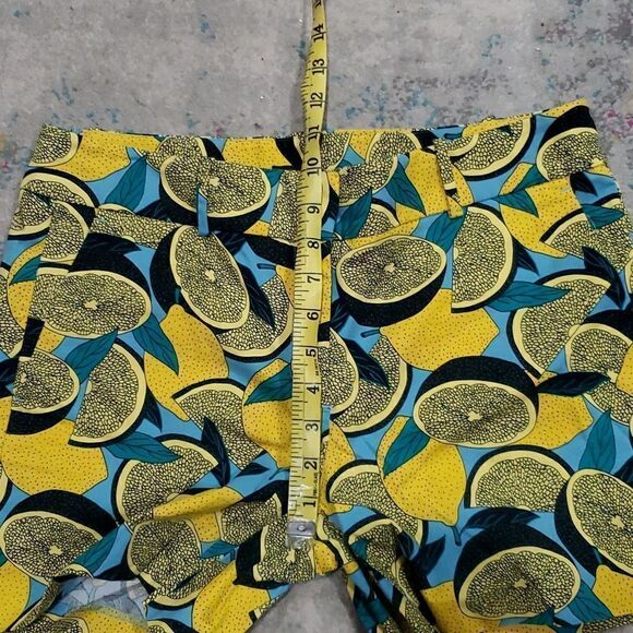 Ann Taylor Lemon Shorts Size 6 - Picture 6 of 11